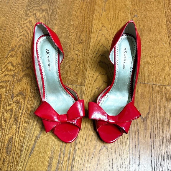 Anne Klein Red Heels with Bow size 11 - Picture 2 of 12